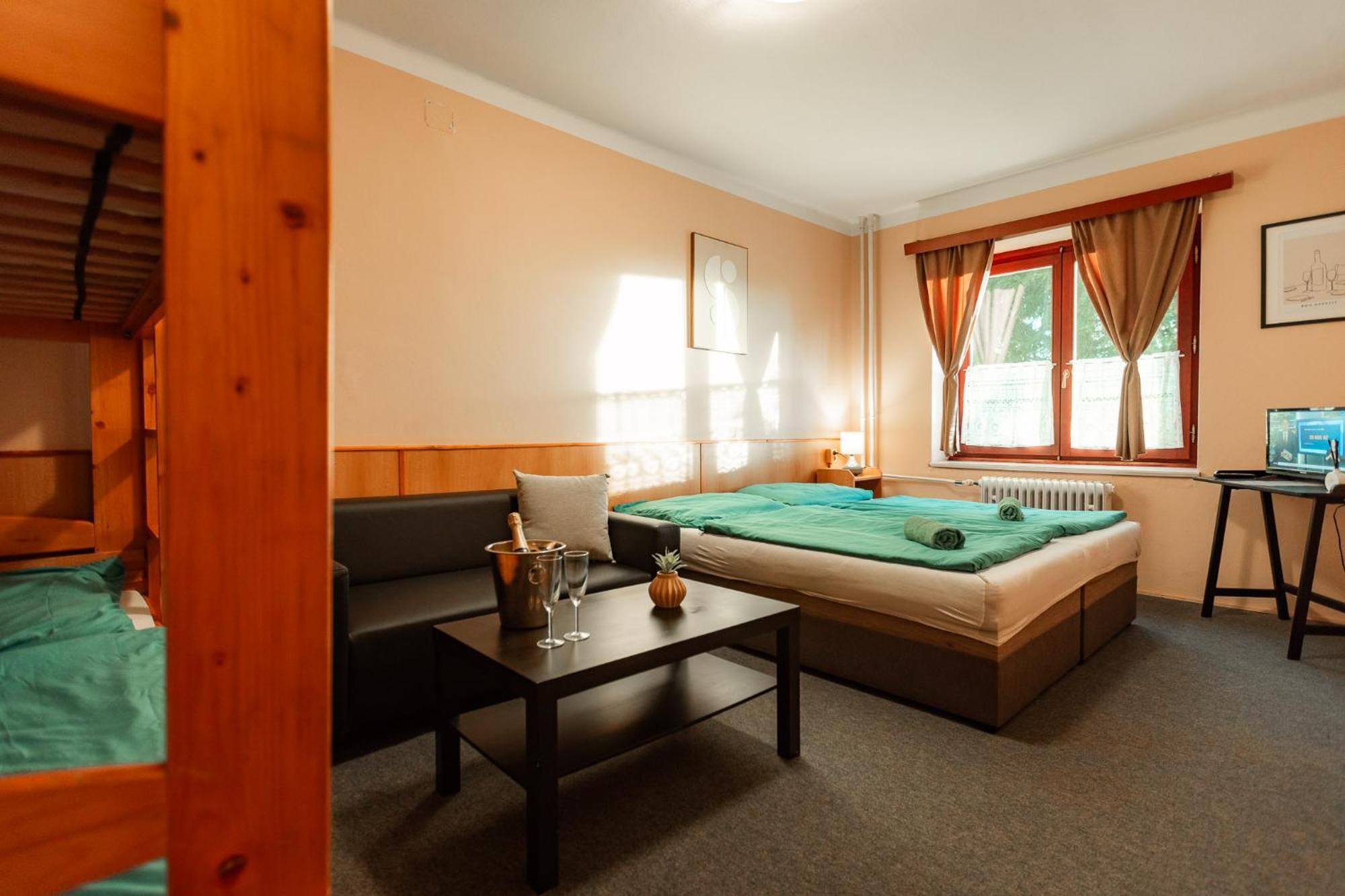 Hotel Rozkos Ceska Skalice Bilik gambar